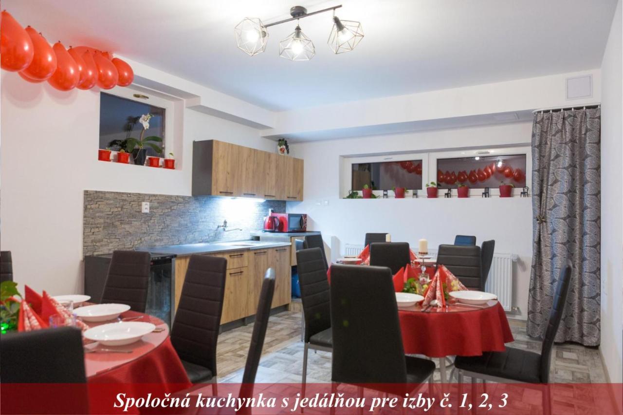 Ubytovanie Adina Poltar 外观 照片